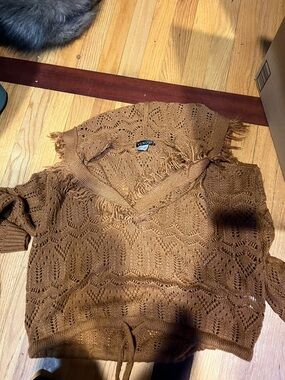 VENUS Brown Crocheted V-Neck Sweater with Fringe